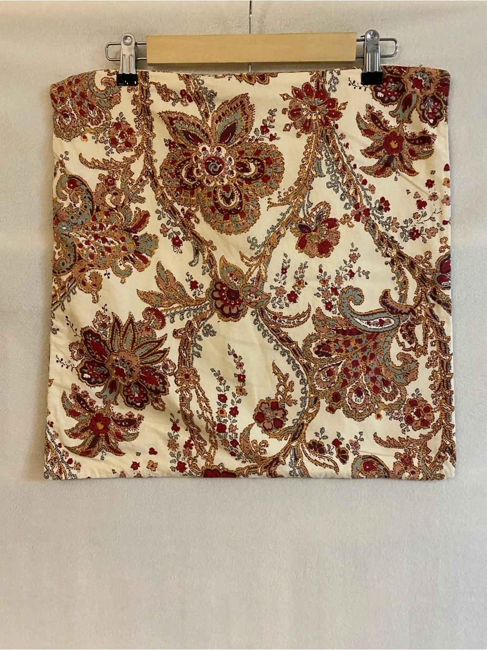 Pottery Barn cream red floral paisley 18